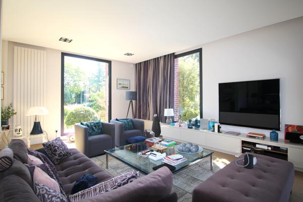 Magny-en-Vexin (95420) Cergy à 10 minutes, maison d'exeption 550m² sur terrain de 5770 m² piscine