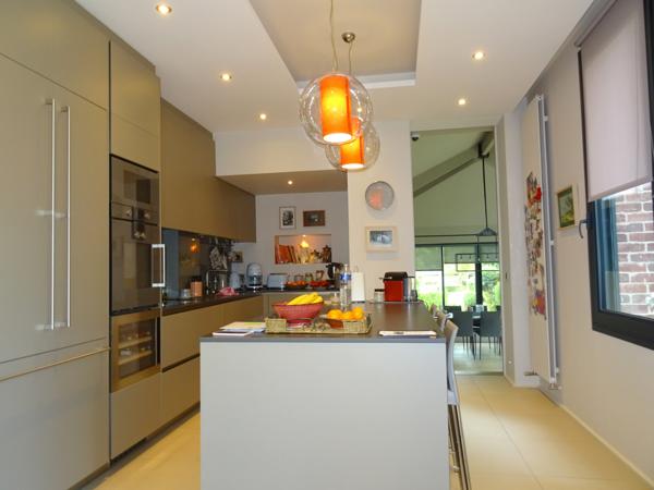 Magny-en-Vexin (95420) Cergy à 10 minutes, maison d'exeption 550m² sur terrain de 5770 m² piscine