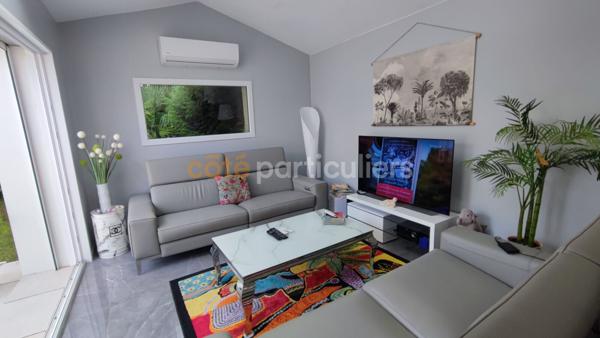 Vente
                Maison98 m² - 5 Pièces -
                    ROYAN (17200)