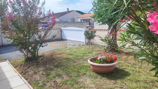 Vente
                Maison98 m² - 5 Pièces -
                    ROYAN (17200)