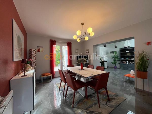 Vente
                Maison98 m² - 5 Pièces -
                    ROYAN (17200)