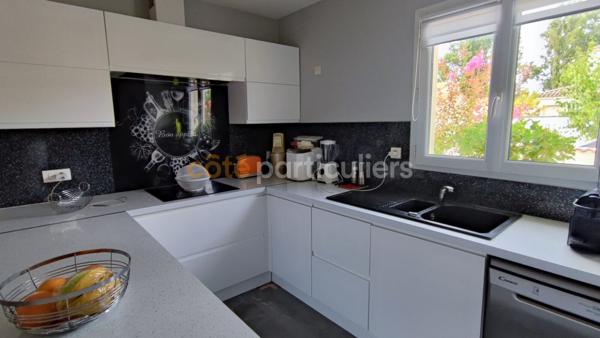 Vente
                Maison98 m² - 5 Pièces -
                    ROYAN (17200)