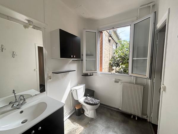 Maison chaleureuse avec jardin et cave - SAINT MAUR DES FOSSES