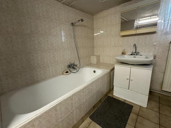 Maison à vendre 4 pièces CREUTZWALD (57) avec garage et jardin