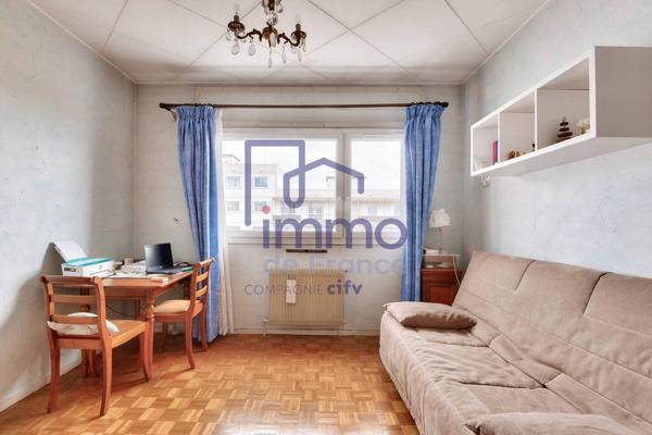 Grand appartement 3 pièces avec garage