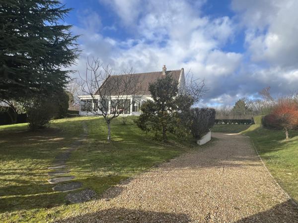 À vendre - Maison individuelle, 6 pièces située à Saint-Cyr-sur-Loire (37540)