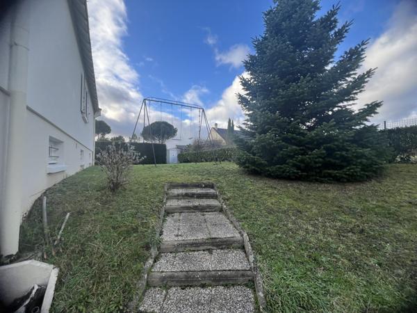 À vendre - Maison individuelle, 6 pièces située à Saint-Cyr-sur-Loire (37540)