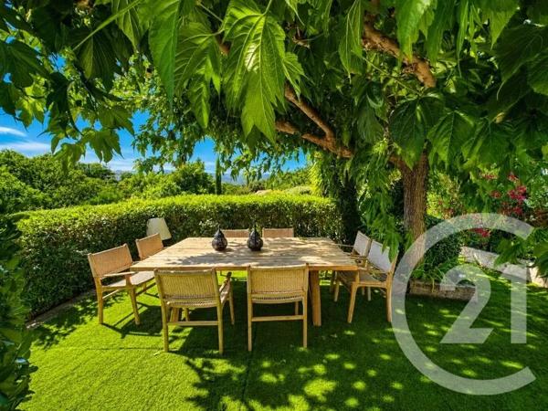 Maison à vendre  6 pièces - 170 m 2   COGOLIN  - 83
