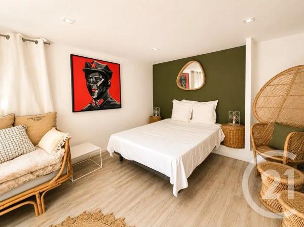 Maison à vendre  6 pièces - 170 m 2   COGOLIN  - 83