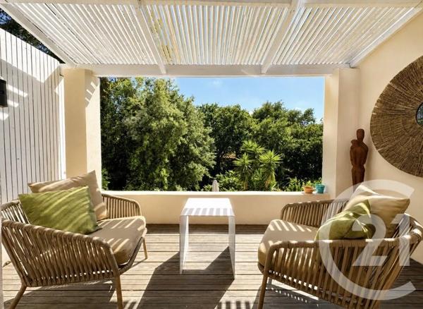 Maison à vendre  6 pièces - 170 m 2   COGOLIN  - 83