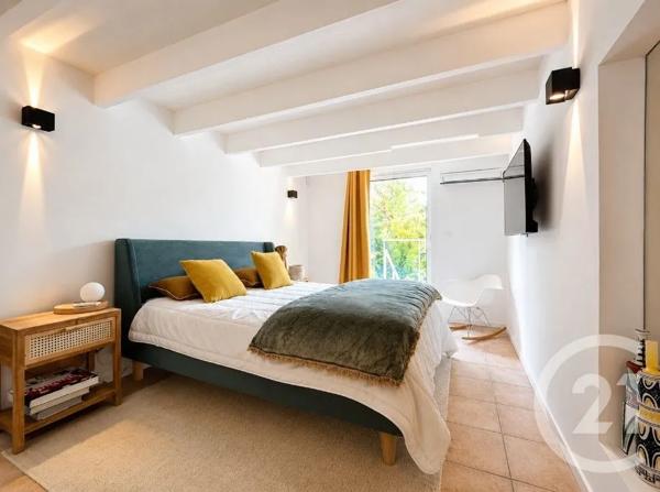 Maison à vendre  6 pièces - 170 m 2   COGOLIN  - 83
