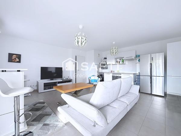 À 700 mètres  de la mer avec une place de parking privative