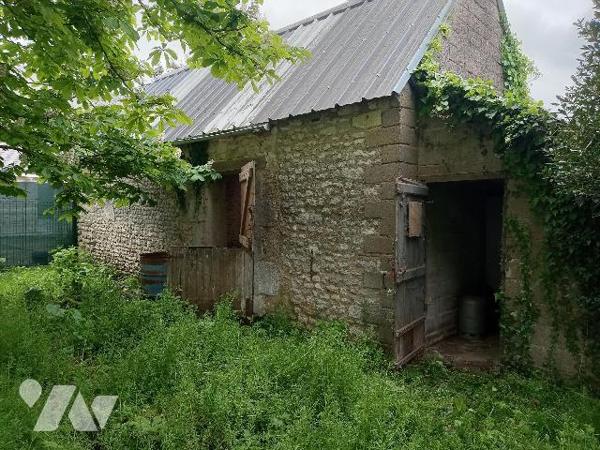 ARTENAY 10' MAISON EN PIERRE ENTIÈREMENT A RENOVER AVEC TERRAIN CONSTRUCTIBLE