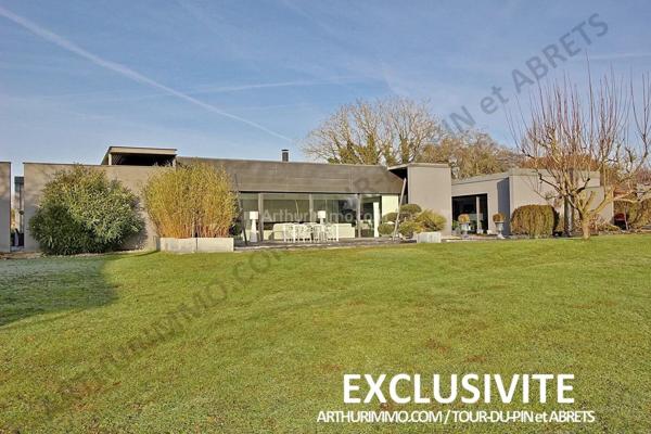 Vente Villa 6 pièces 222 m2 à La Tour-du-Pin