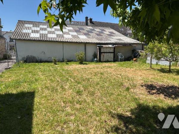 Maison a Vendre à BRIEC, en Finistère Sud (29), au Coeur du Bourg, Maison d'habitation comprena...