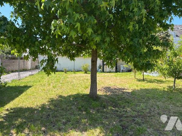 Maison a Vendre à BRIEC, en Finistère Sud (29), au Coeur du Bourg, Maison d'habitation comprena...