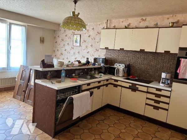 Maison a Vendre à BRIEC, en Finistère Sud (29), au Coeur du Bourg, Maison d'habitation comprena...