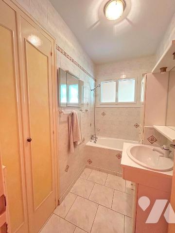 Charmante propriété avec dépendances, parc animalier et installations équestres – Terrain de 5 676 m