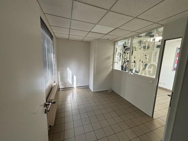 LOCAL PROFESSIONNEL A BELFORT 400M² SUR  1292M² de terrain