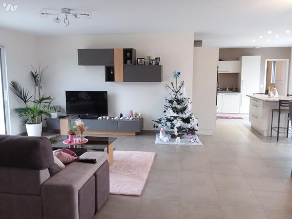 SUPERBE PAVILLON A 15 MNS SUD DE BLOIS, CONSTRUCTEUR REPUTE