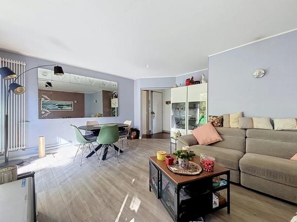 Vente                                                      Appartement
                        
                     3 pièces                      70 m2                     à Brunoy