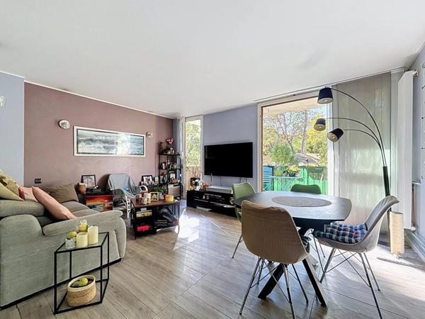 Vente                                                      Appartement
                        
                     3 pièces                      70 m2                     à Brunoy