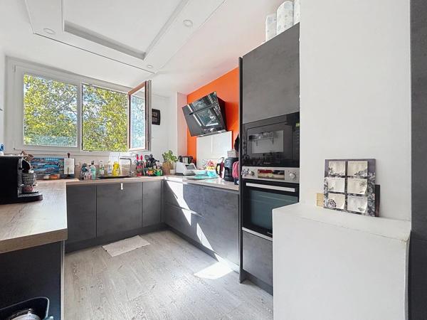 Vente                                                      Appartement
                        
                     3 pièces                      70 m2                     à Brunoy