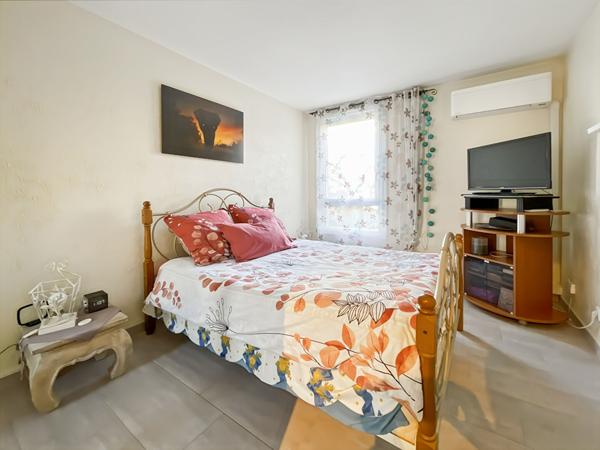 APPARTEMENT DE TYPE 3/4 PIÈCES AU CALME