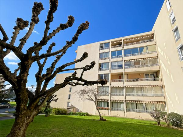 APPARTEMENT DE TYPE 3/4 PIÈCES AU CALME