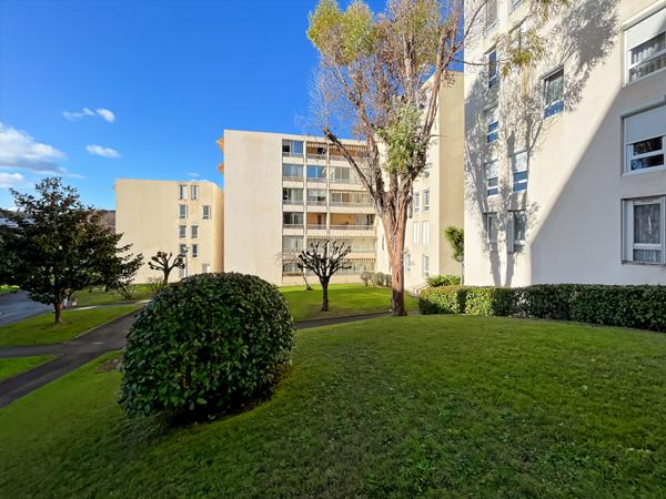 APPARTEMENT DE TYPE 3/4 PIÈCES AU CALME