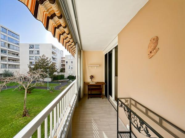 APPARTEMENT DE TYPE 3/4 PIÈCES AU CALME