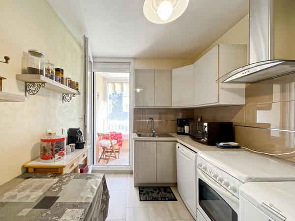 APPARTEMENT DE TYPE 3/4 PIÈCES AU CALME