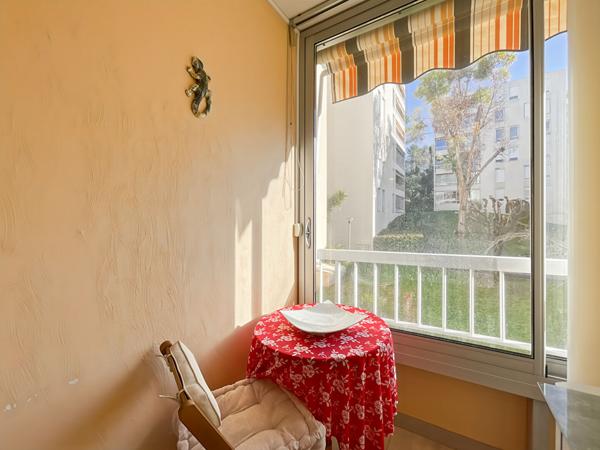 APPARTEMENT DE TYPE 3/4 PIÈCES AU CALME