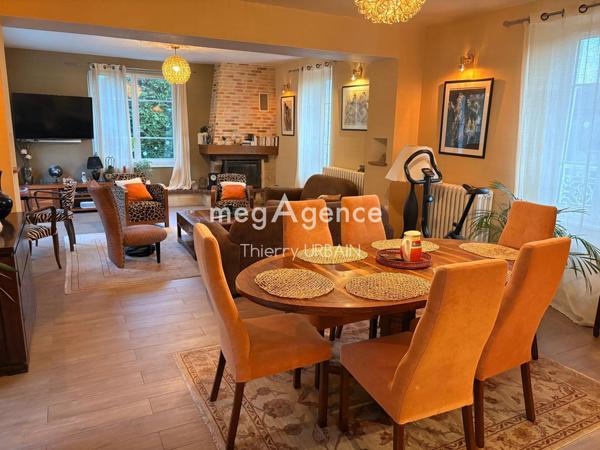 Maison à AMPLEPUIS, 69550 - 5 pièces 200m²