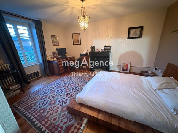 Maison à AMPLEPUIS, 69550 - 5 pièces 200m²