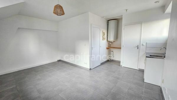 Appartement totalement rénové avec place de parking privative à vendre 1 pièces ETRECHY (91)
