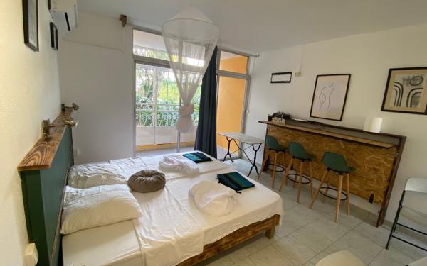 Appartement à vendre    1 pièce • 22 m2 Les Trois-Îlets