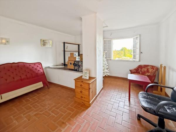 À vendre propriété à Carpentras avec piscine et gîtes