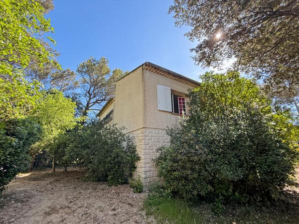À vendre propriété à Carpentras avec piscine et gîtes