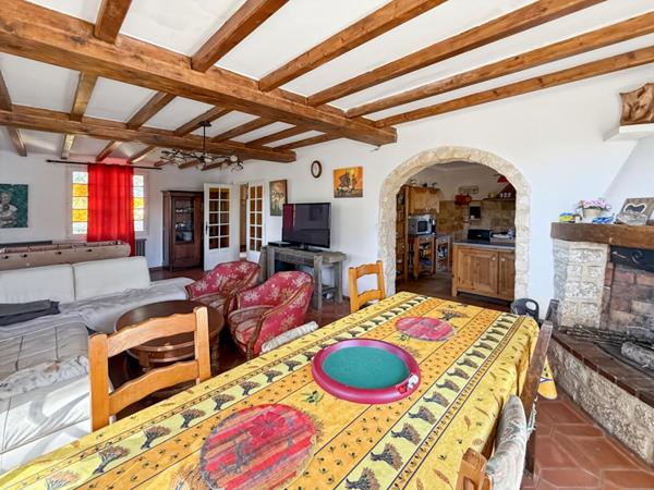 À vendre propriété à Carpentras avec piscine et gîtes