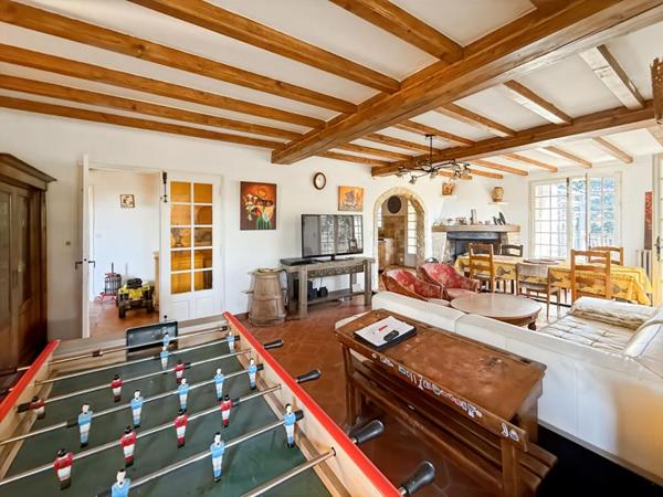 À vendre propriété à Carpentras avec piscine et gîtes