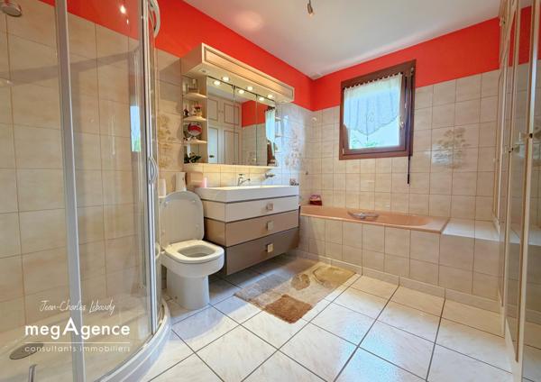 Maison à SAINT-GERMAIN-DE-TALLEVENDE-LA-LANDE-VAUMONT, 14500 - 5 pièces 139m²