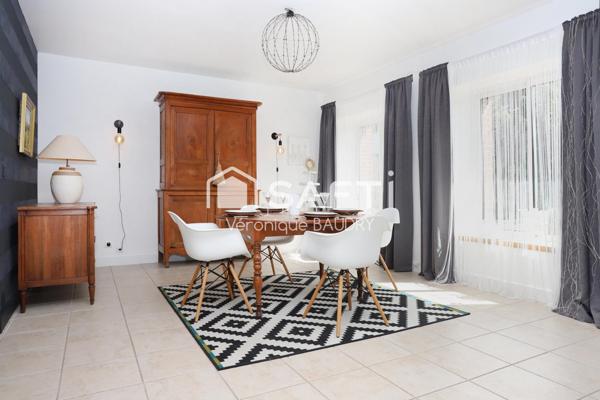 A Servon sur Vilaine, belle maison en pierre.