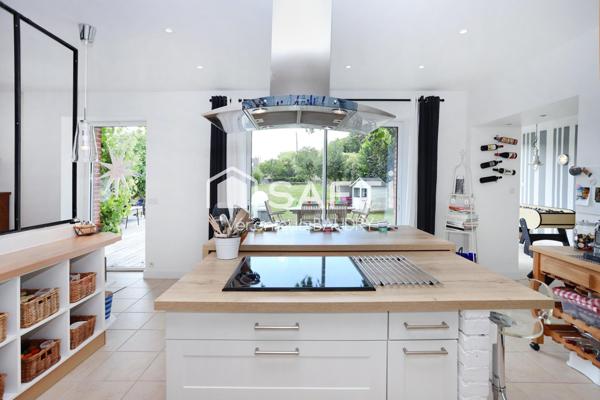 A Servon sur Vilaine, belle maison en pierre.