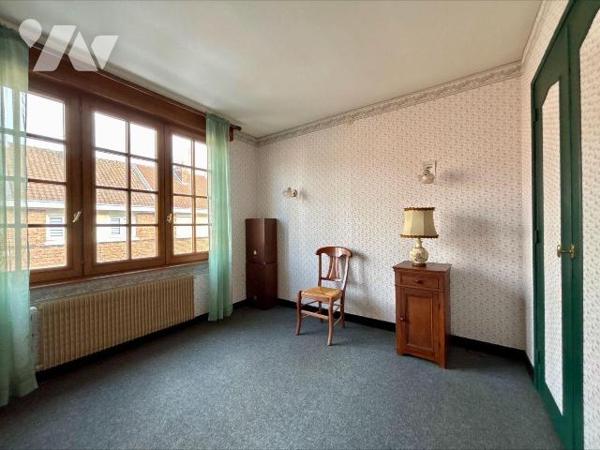 Maison atypique de 215 m² à deux pas du centre-ville ? Fort potentiel d'aménagement

À vendre...