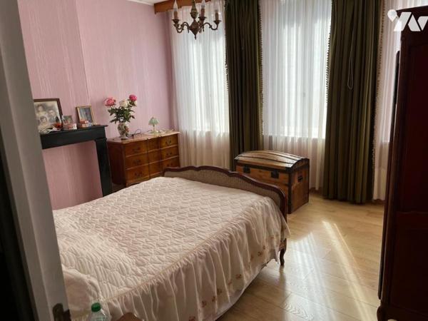 Maison avec 3 chambres, petite cour