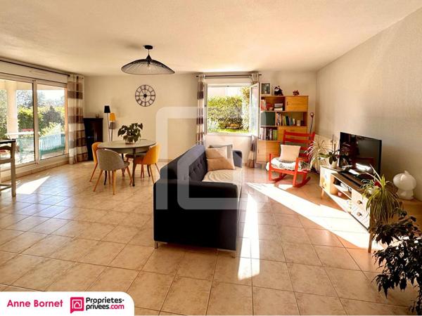 Appartement 3 pièces en rez-de-jardin 70 m2, 2 parkings, piscines, tennis