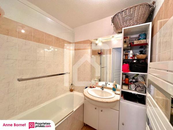 Appartement 3 pièces en rez-de-jardin 70 m2, 2 parkings, piscines, tennis