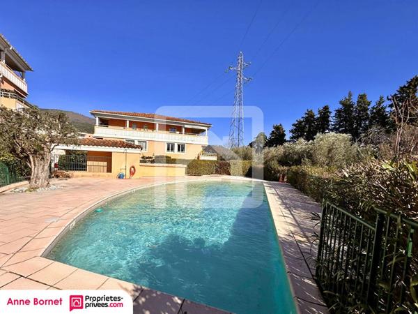 Appartement 3 pièces en rez-de-jardin 70 m2, 2 parkings, piscines, tennis