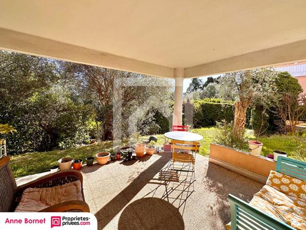 Appartement 3 pièces en rez-de-jardin 70 m2, 2 parkings, piscines, tennis